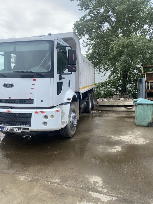 Autobasculanta Ford Cargo