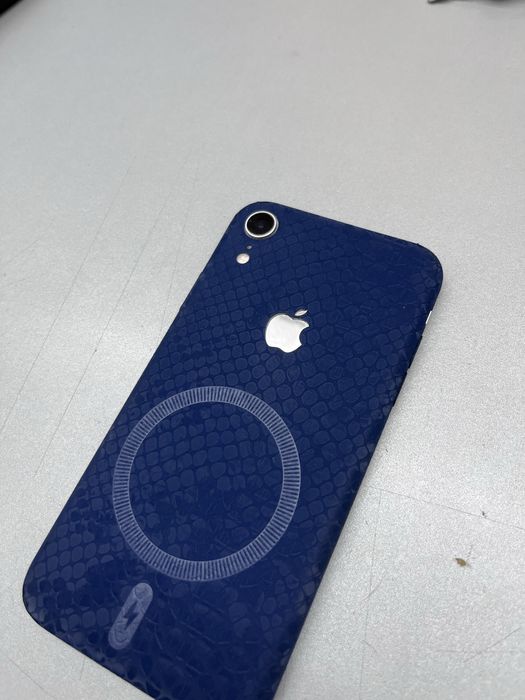 iphone xr. 64. Gb 77 % 160$