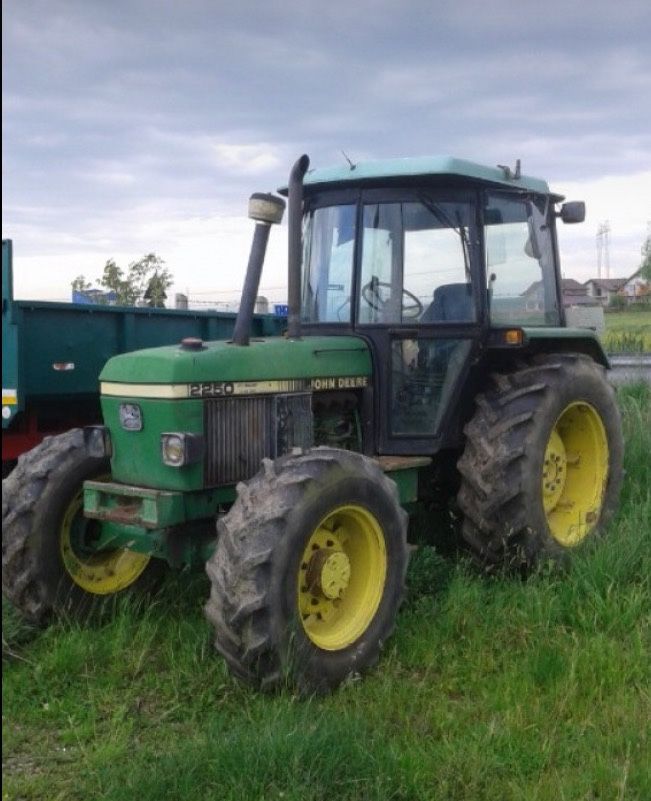 Dezmembrez John Deere 2250,2450,2650