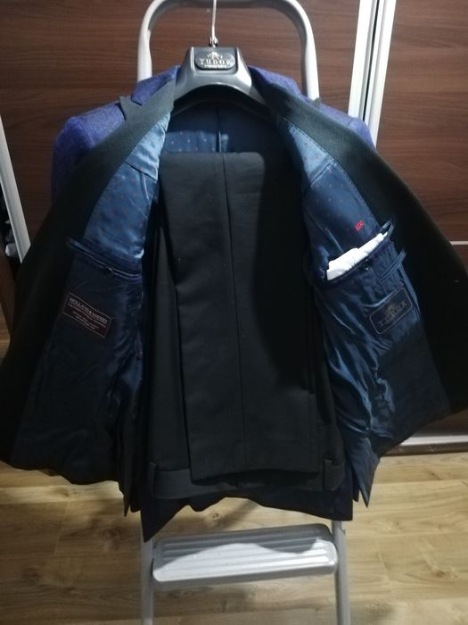 Vând costum complet Tudor Tailor a fost 5500 ron sau schimb cu ceva