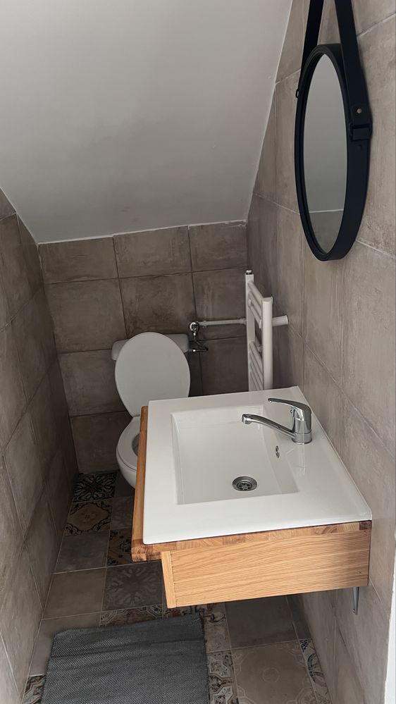 Vand apartament cu o camera sau spatiu birou