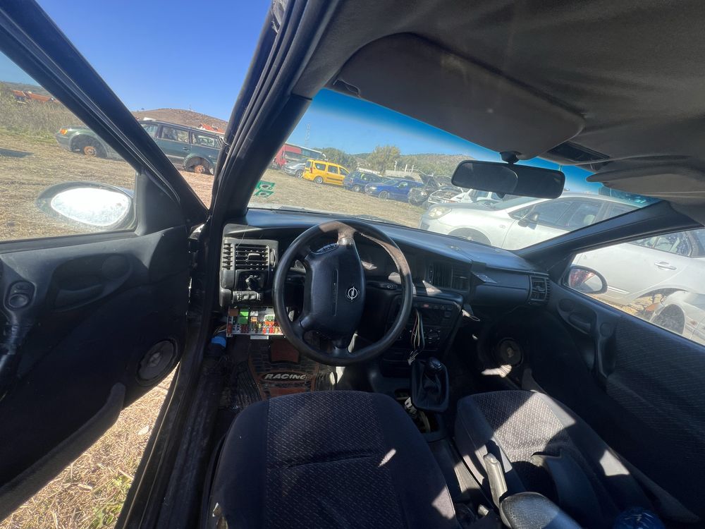 Opel Vectra 1.8 16V  3 бр на части