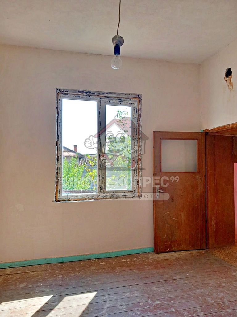 Продава се Къща в Асеновград - 360 кв.м за 114 €/кв.м - Снимка #13