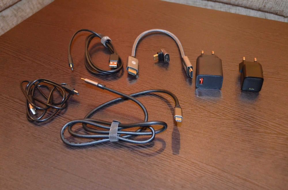 Портативен (Допълнителен) дисплей 15,6" ARZOPA + Клавиатура и мишка.