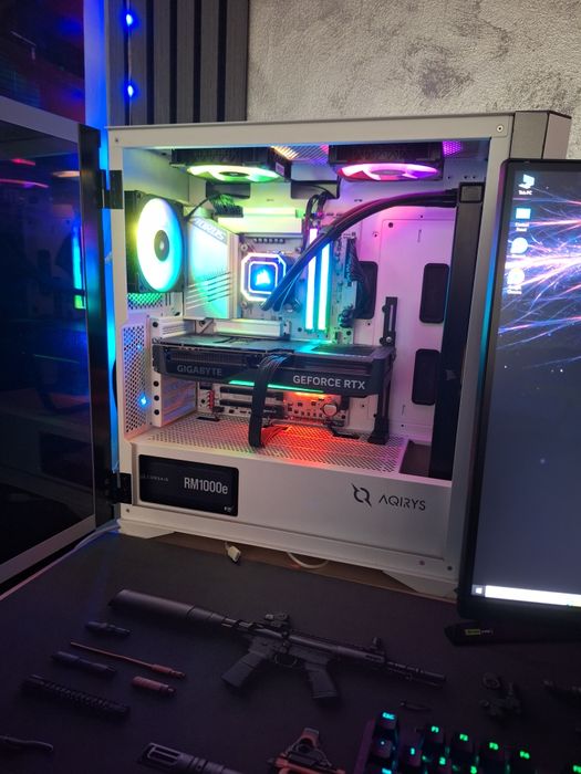 Placa video GIGABYTE RTX 5070 Ti WINDFORCE OC SFF 16GB GDDR7, 256-bit