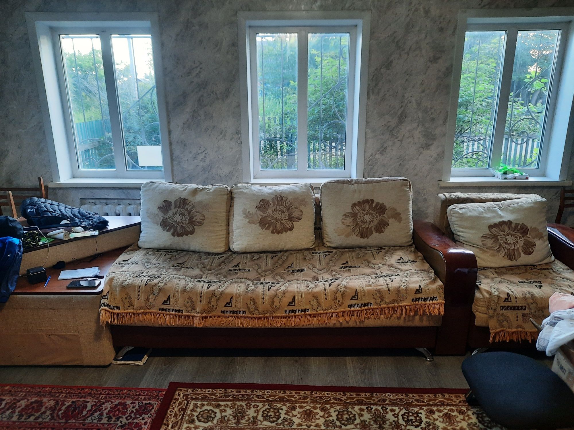 Продаю диван угловой