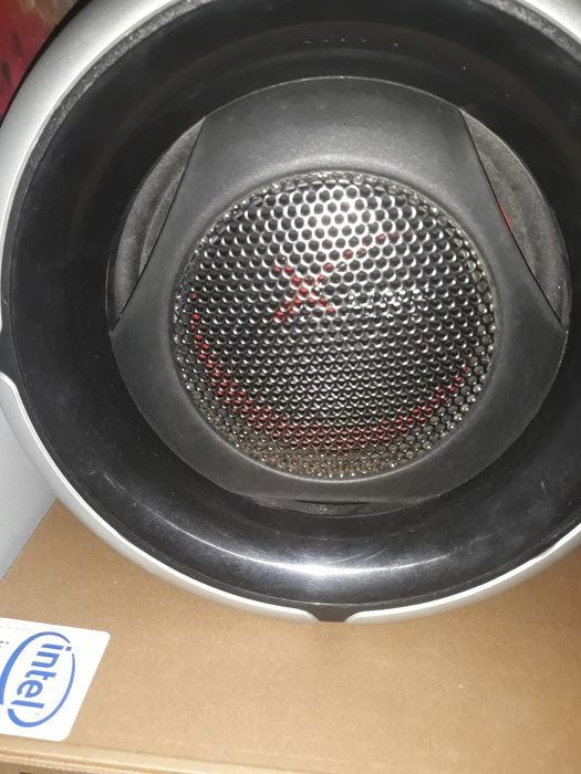 Subufer și statie auto