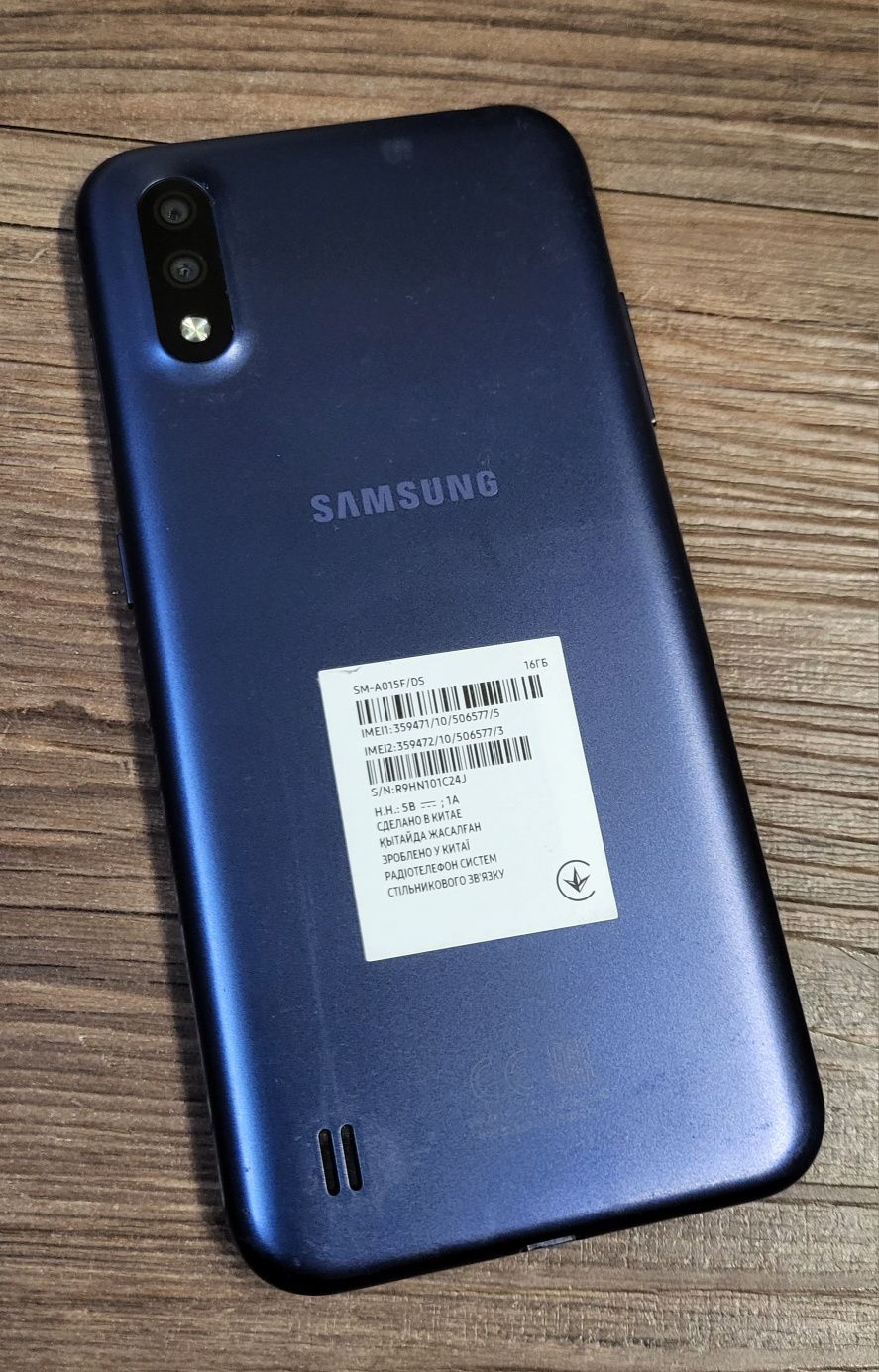 Продам Samsung Galaxy A01 16GB Blue