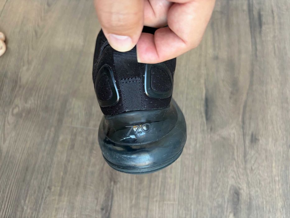 Оригинален Nike Air MAX 720 - 39