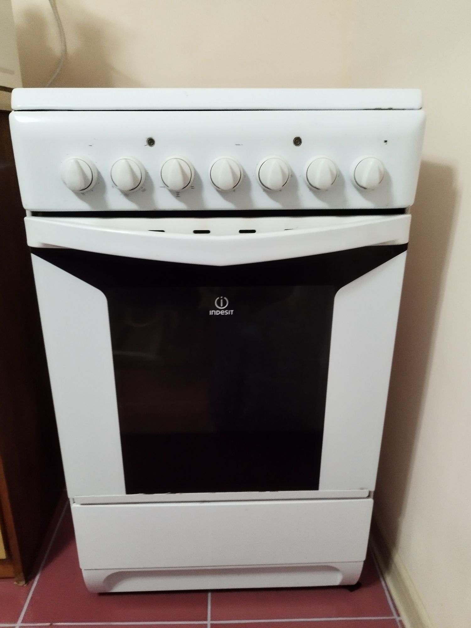 Печка    Indesit