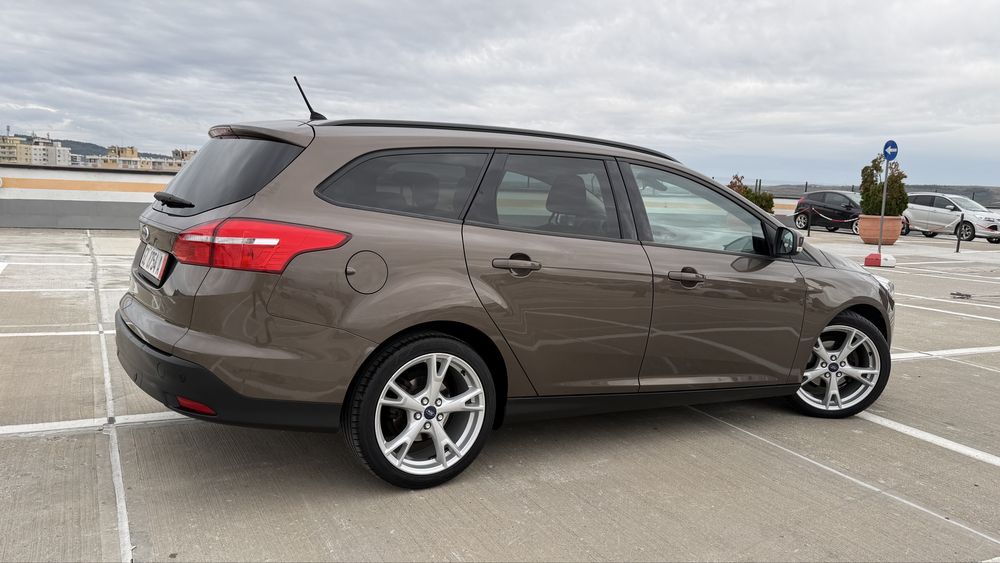 Ford Focus 1.5TDCI 120CP Pachet-Iarna Climatronic