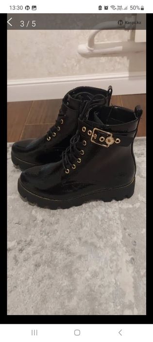 Продам ботинки женские