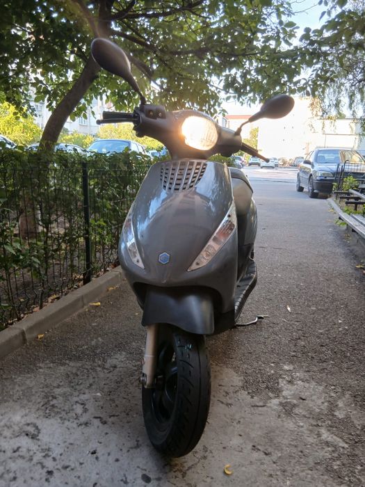 Piaggio Zip 2022 49cc se conduce cu B