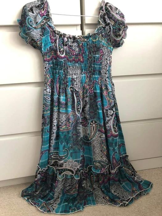 Vand 3 rochii marimea S