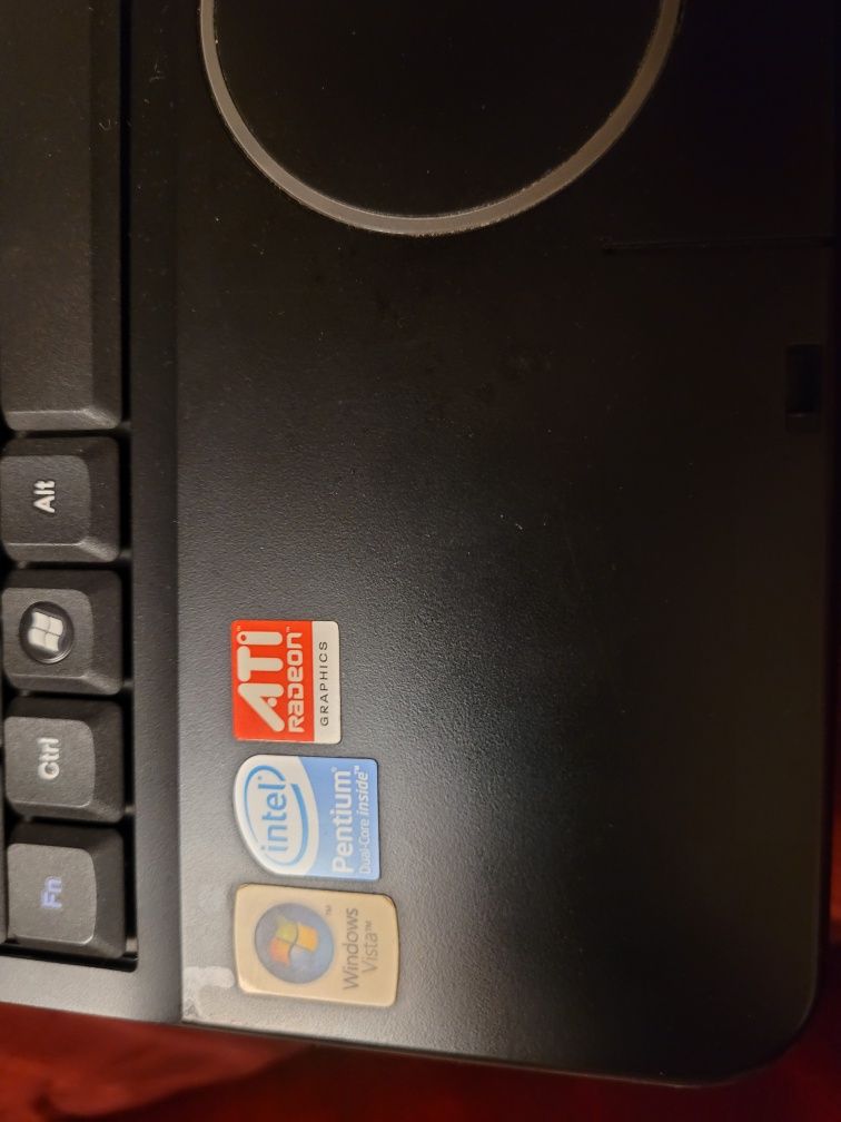 Vând laptop Packard Bell