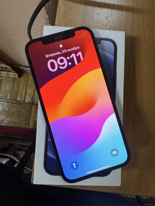 Продам айфон 12