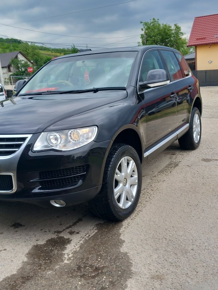 Vând Volkswagen Touareg 2,5 manual