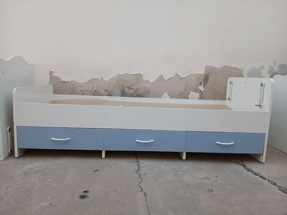 Продаю детски кравать и шкаф