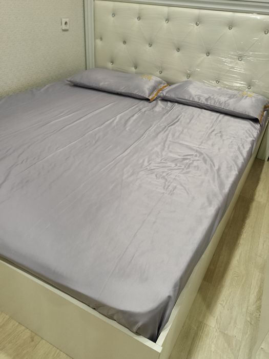 Кровать с матрасом 160×200 см — отличное состояние! Всего 90 000 ₸