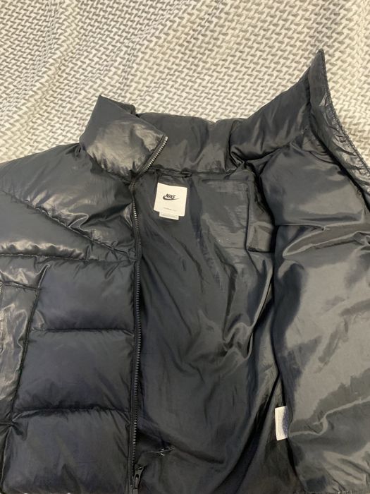 Продавам яке Nike Sportswear Therma-FIT