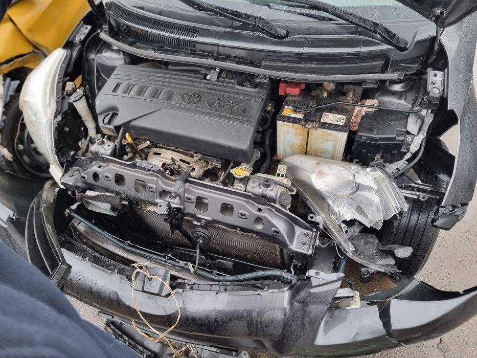 scaune fata bancheta spate textil stop tripla stanga dreapta haion Toyota Urban Cruiser an 2010 motor 1.3 benzina 100cp  dezmembrez