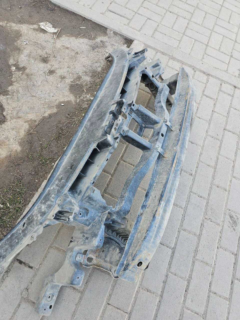 Экран на Passat B6 (сломаны крепления для радиатора)