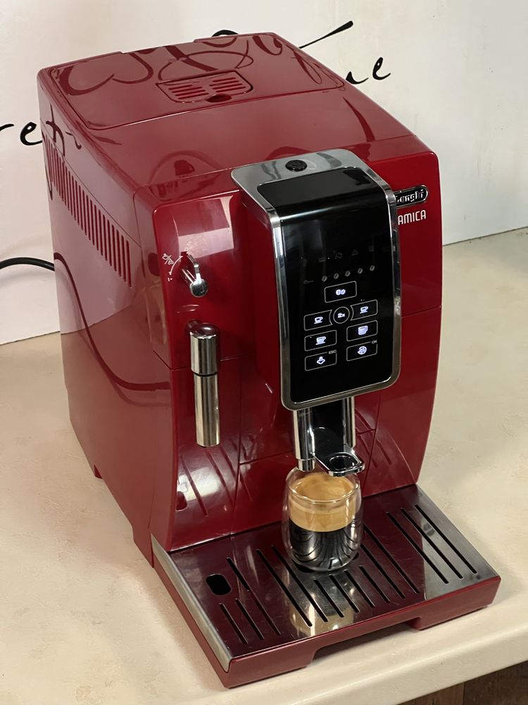 Кафемашина кафе автомат Delonghı Dinamica с гаранция