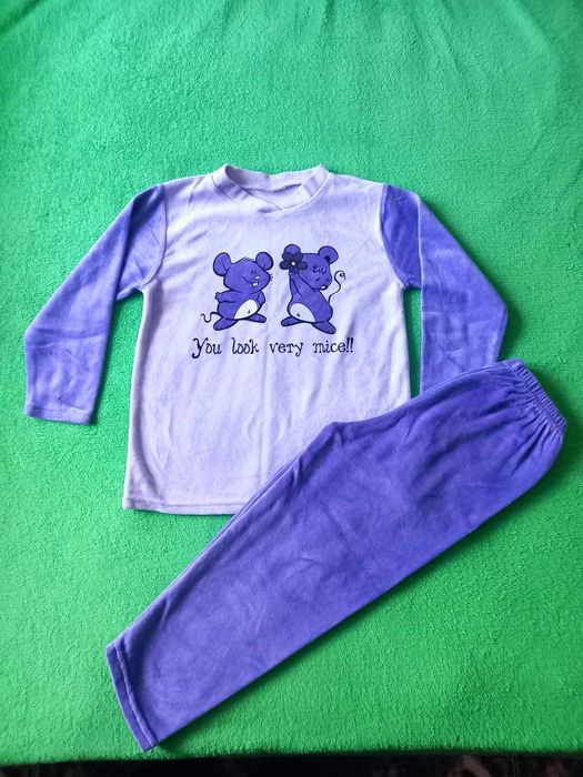 pijamale catifea impecabile 5-6 ani