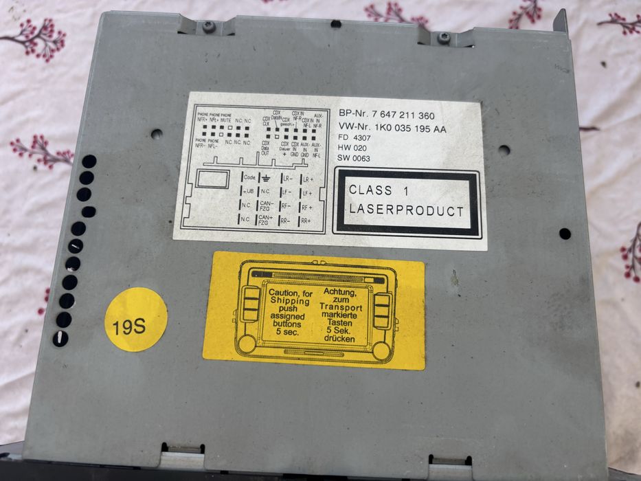 .	Navigație originală VW Tiguan / Golf / Passat