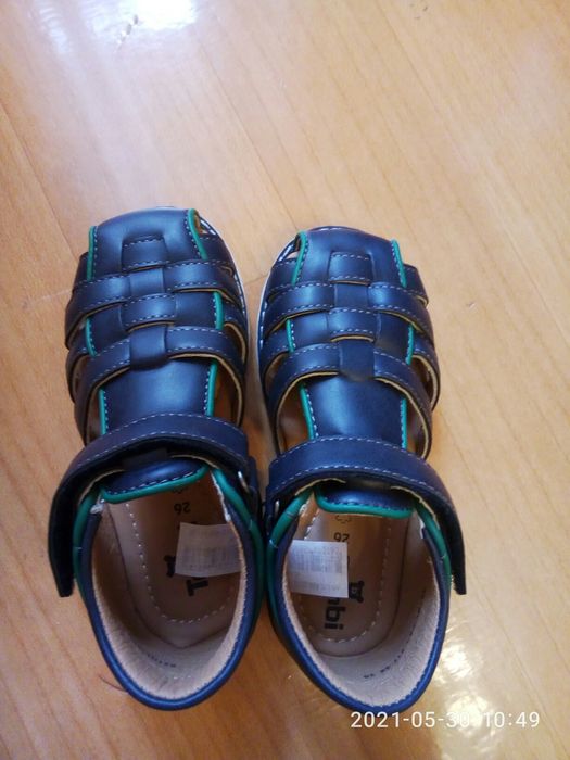 Сандали новые 26 размер
