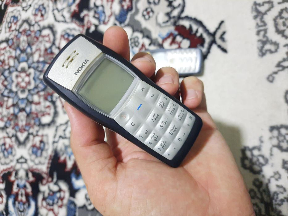 Nokia 1100  tilfonla sotladi