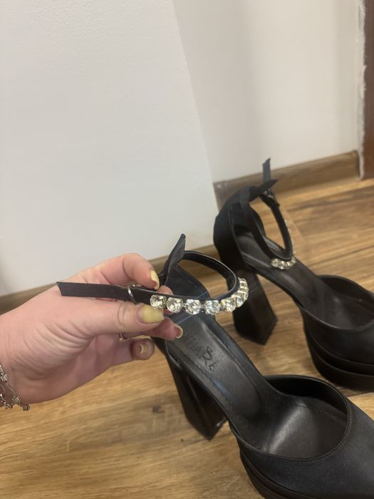 Обувки на висок ток , НЕОБУВАНИ!