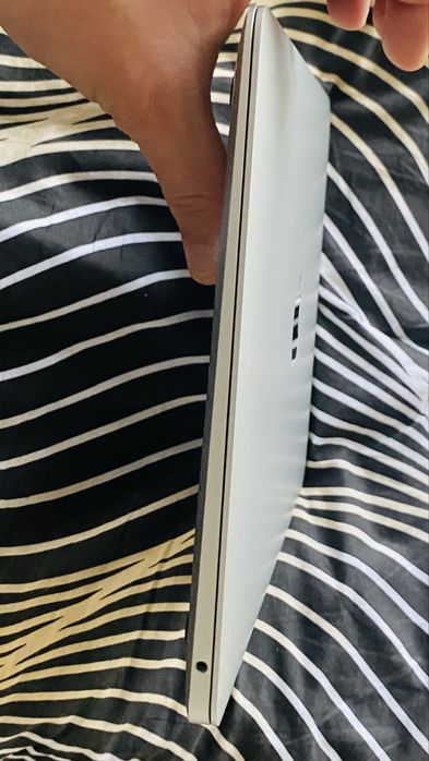 Срочно продаю Macbook Air  M1 13”