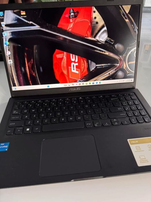 Laptop ASUS VivoBook 15 X1500EA garantie ian 2025