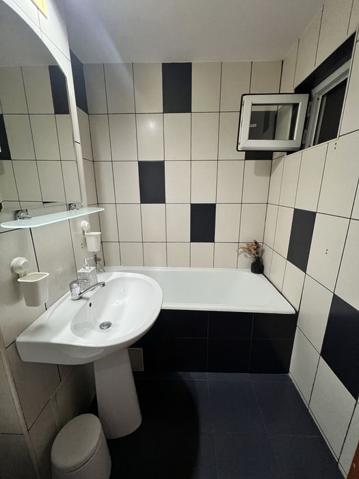 Inchiriez apartament 3 camere decom - str. Verigei, Piata Progresul