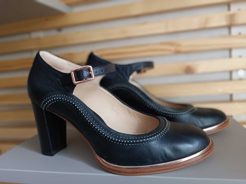 Дамски обувки Clarks, отговарят на 36 номер, естествена кожа