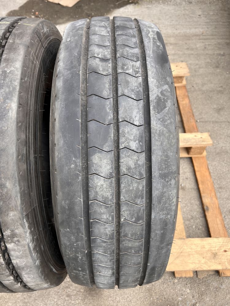 2 anvelope camion 245/70/17.5 , Michelin/Dunlop !