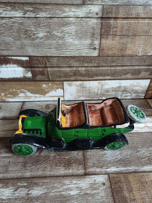 Ретро керамична кола