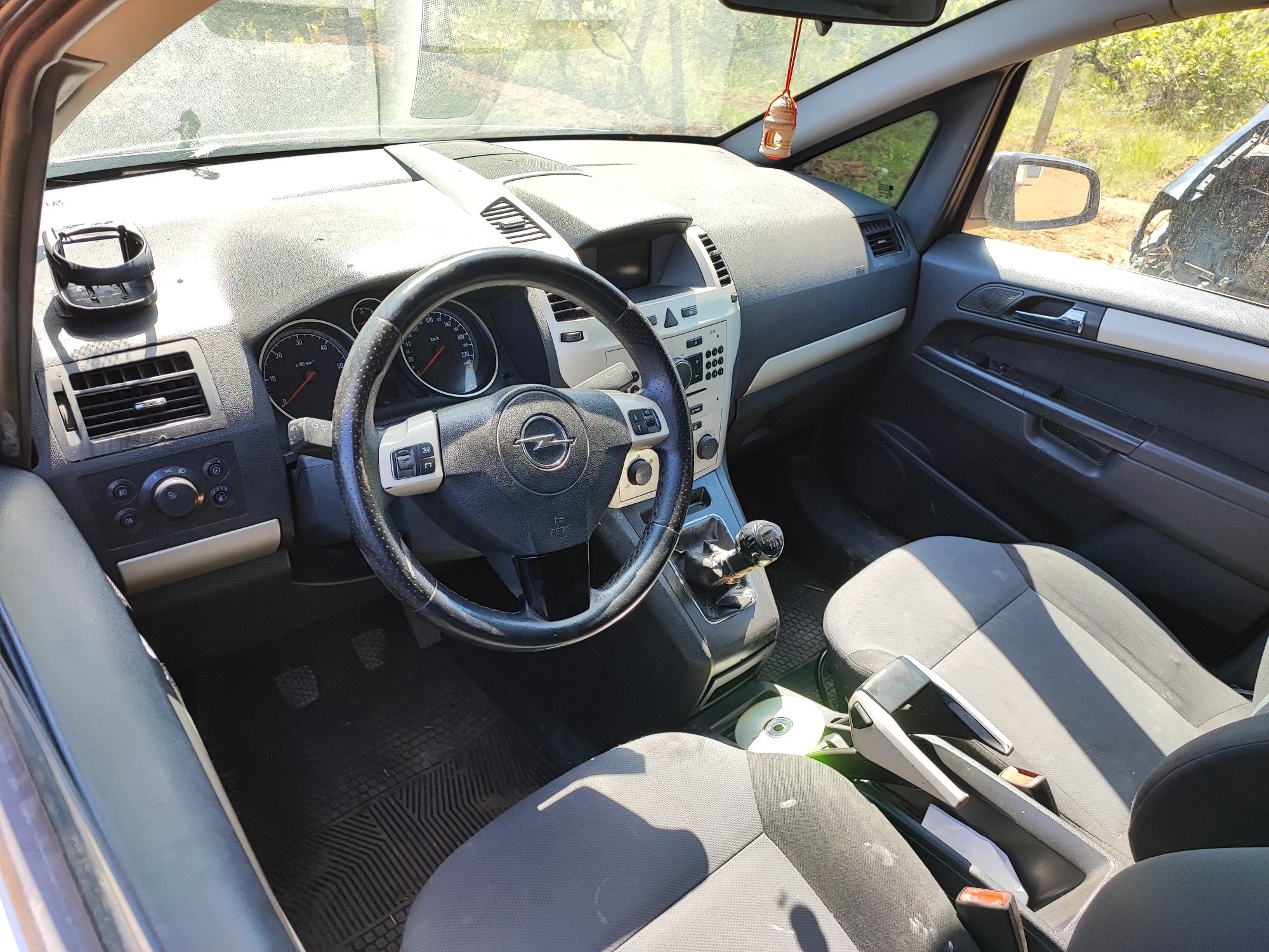 Opel Zafira 1.9 НА ЧАСТИ