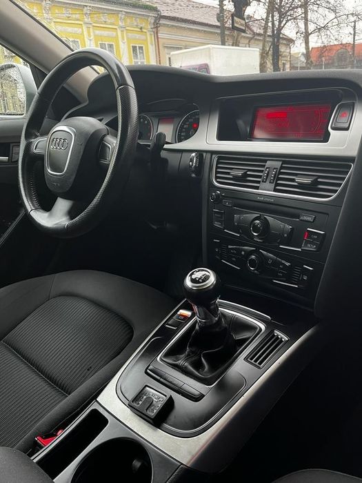 Vând Audi A4 b8 2009