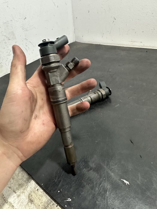 Injector injectoare BMW Seria 3 E90 320d m47 2.0 diesel 7794435