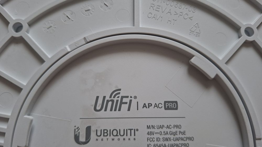 Acces Point wireless UniFi UAP-AC-PRO, 450 Mbps/1300 Mbps,5Ghz