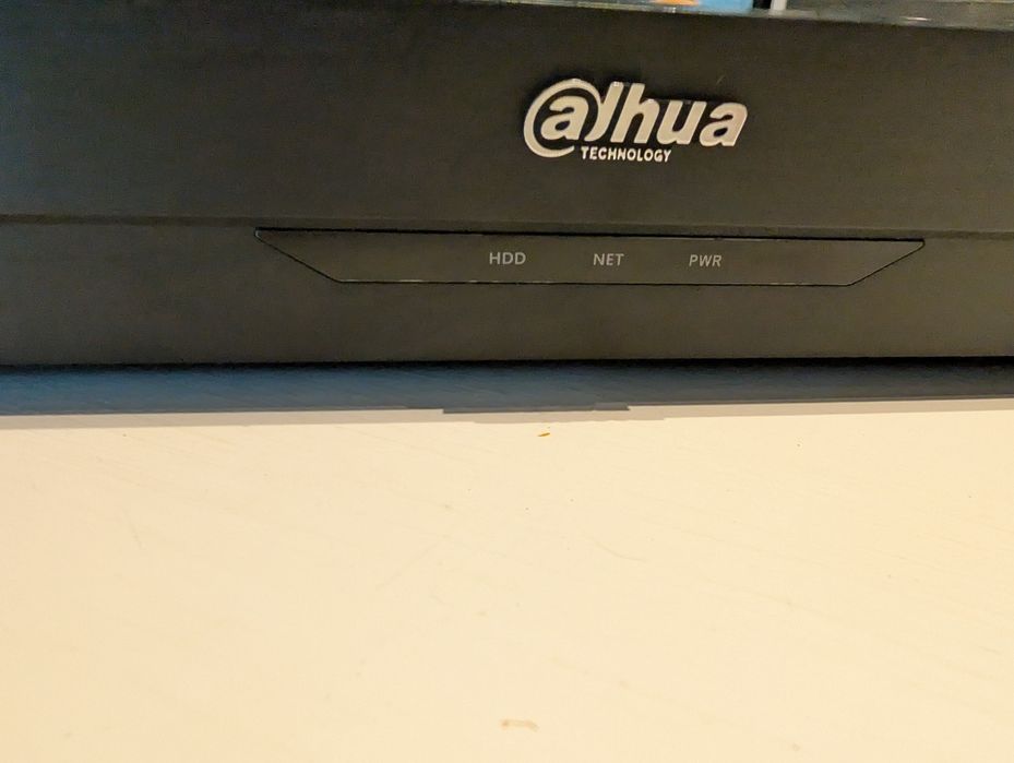 NVR Dahua 4 canale cu Hard Disk 1TB inclus