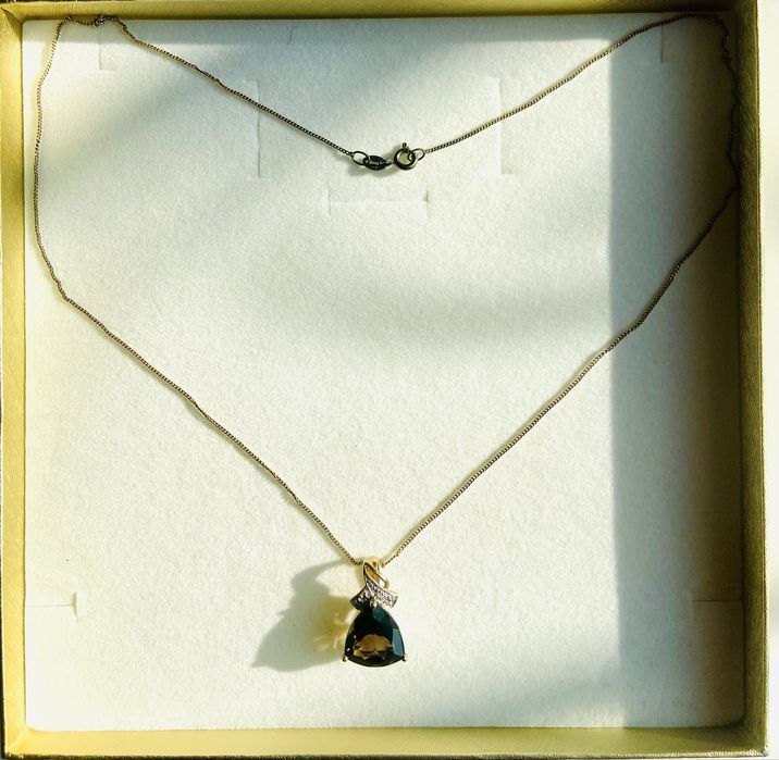 Pandantiv din argint aurit pe lant cu pietre-cuart fumuriu si diamante
