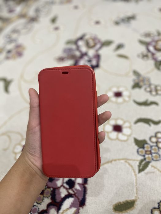 XR айфон красный цвет