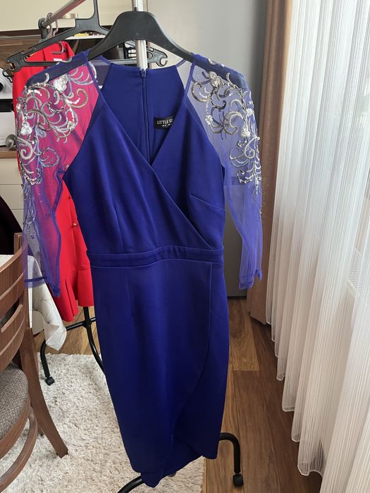 Страхотна синя рокля!