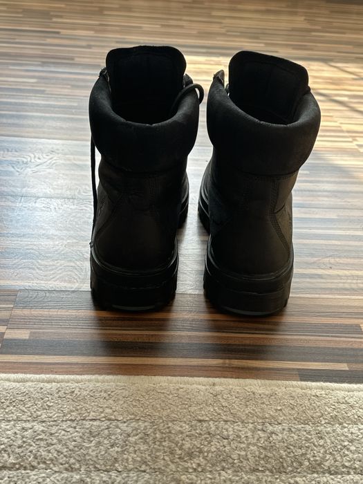 Bocanci timberland pe negru