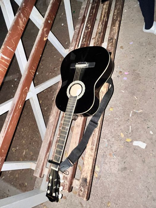 Гитара чорный + заттары бар