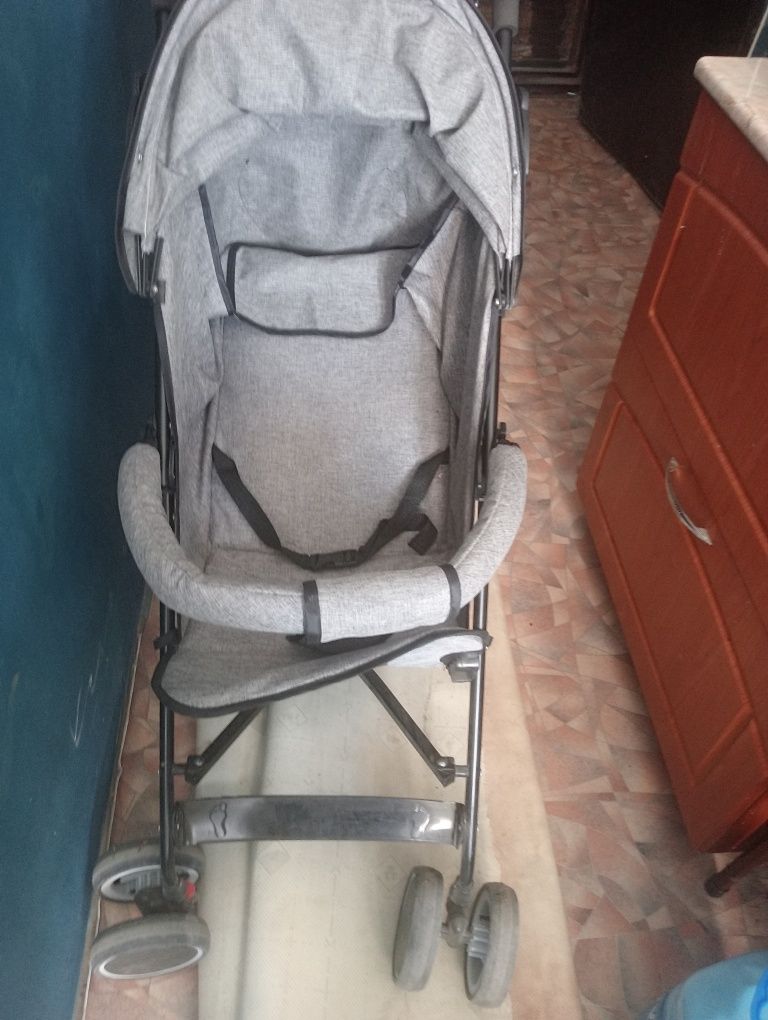 Продам детскую коляску