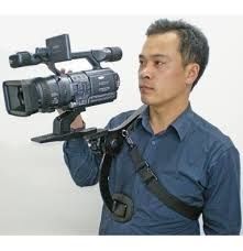 Suport de umar pentru camere video si aparate DSRL Nikon, Canon, Sony